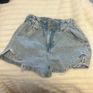 super cute denim shorts!